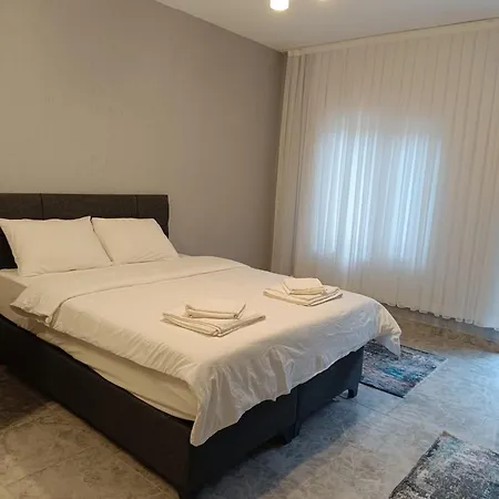 木屋 Uzungoel Caykara