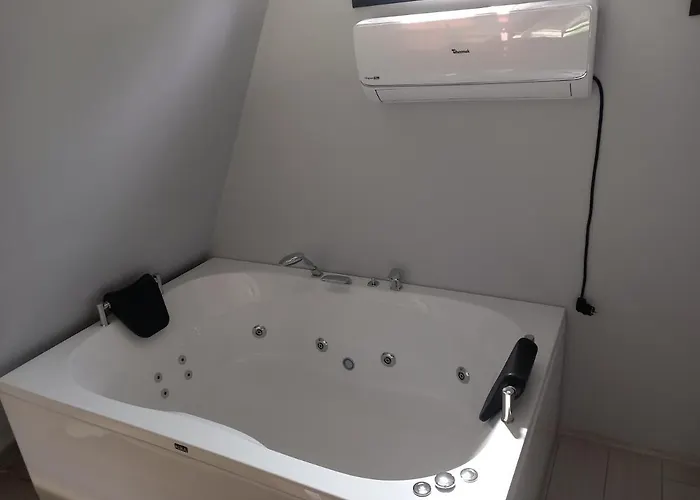 Uzungoel Caykara 샬레 *